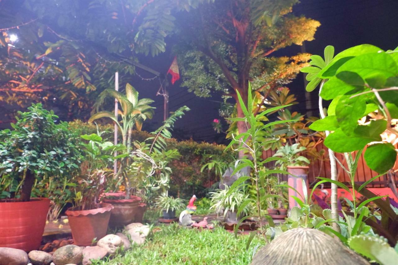 Mon Lodge & Yoga Donmueang Bangkok Exteriér fotografie